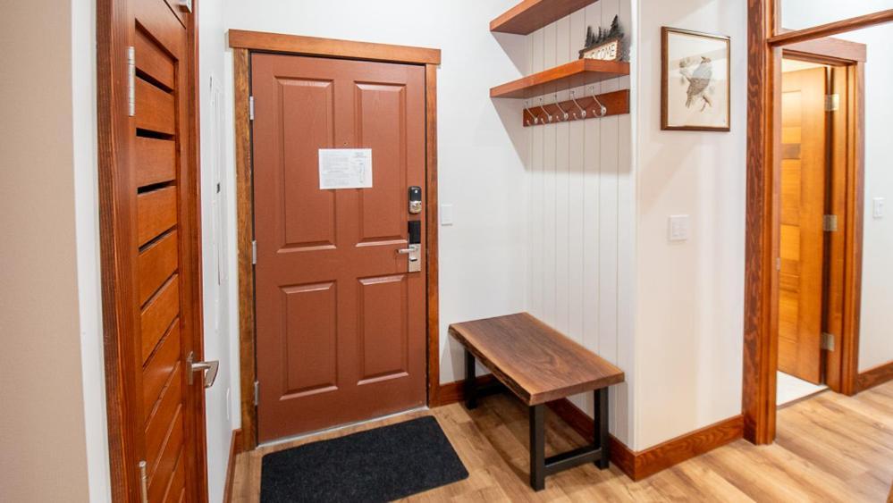 Snow Creek Lodge By Fernie Lodging Co Экстерьер фото
